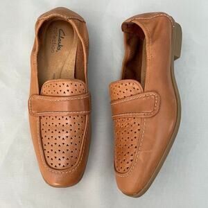 Clarks Collection Lyrical Way Shoe Size 7 Brown Leather Comfort Flats Perforated